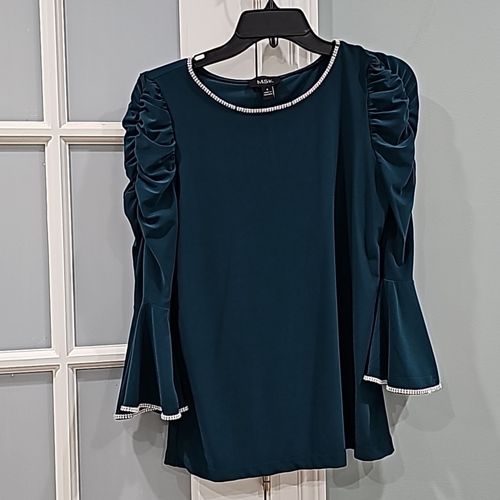 New msk holiday top